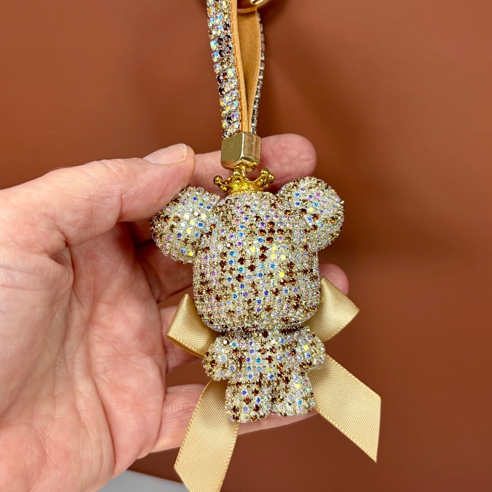 Bougie Crystal Teddy Bear Keychain with Bow - Picture 4 of 6